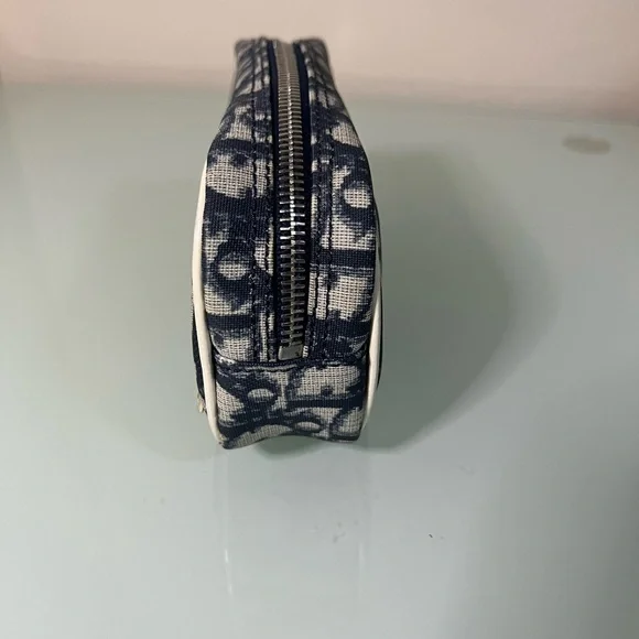 Dior Navy and Cream Monogram Clutch - Picture 4 of 9